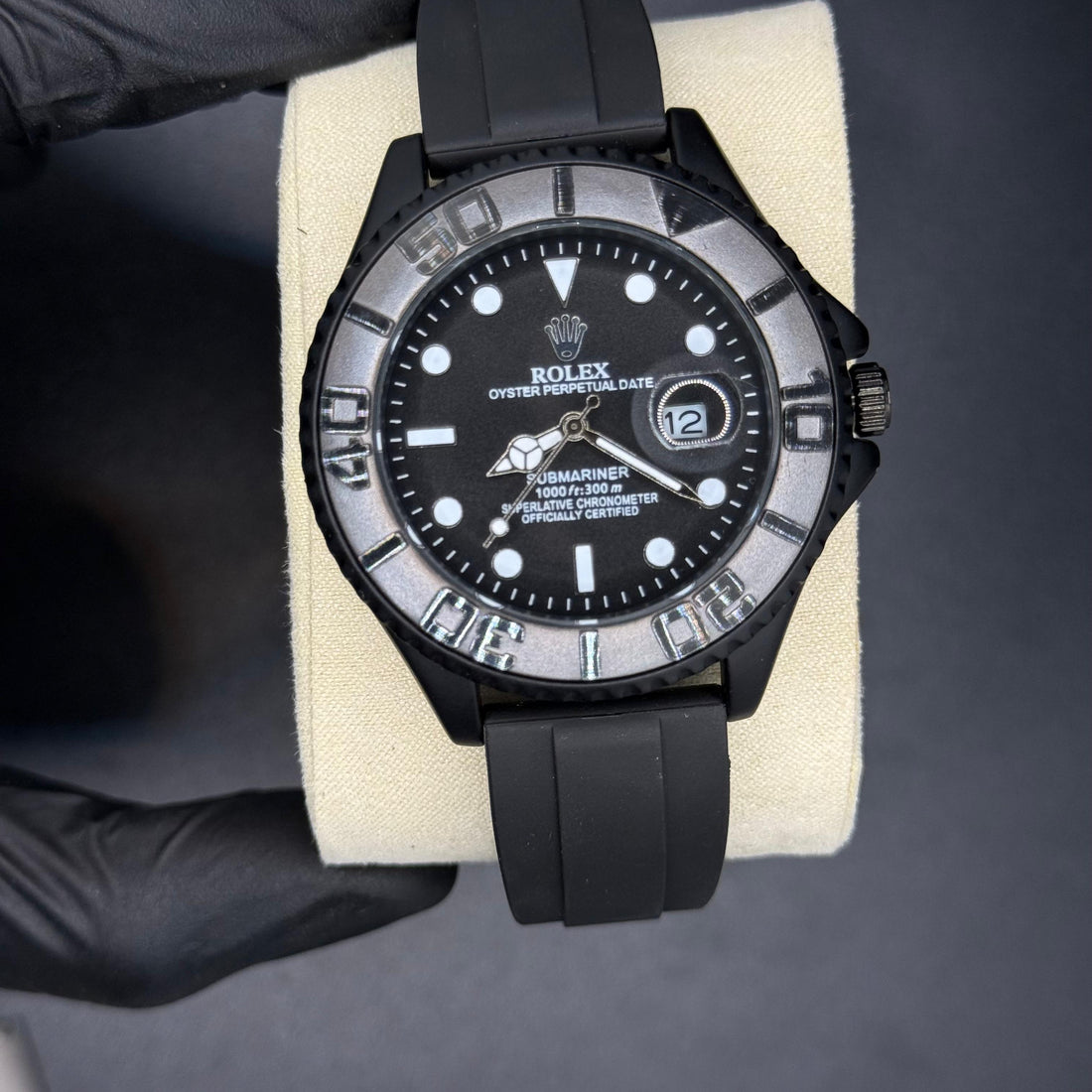 Rolex submariner strap with rotating  black dial  date just