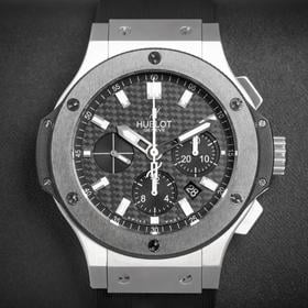 Men’s Watch Hublot Stylish and durable design Perfect for sports and outdoor activities Comfortable to wear with adjustable strap